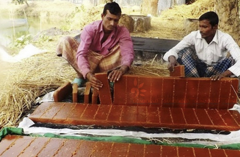 নামমাত্র খেজুর রসে ভেজাল গুড়