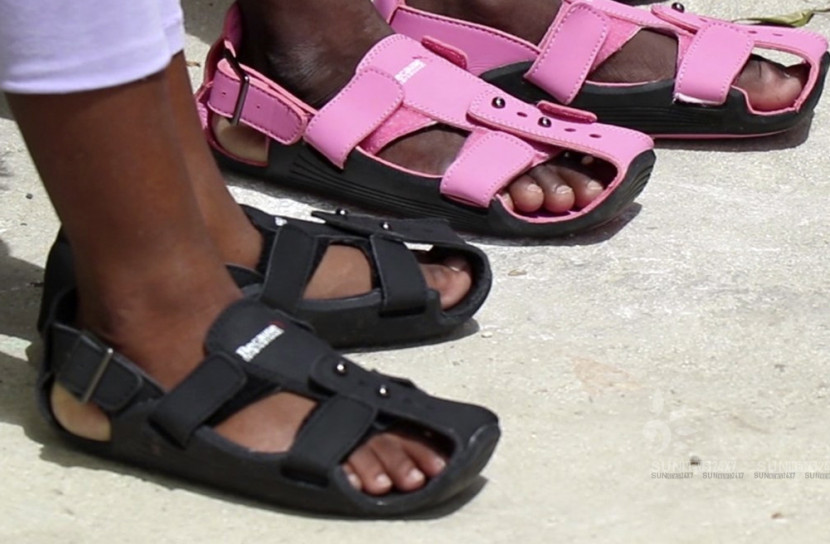 পা বাড়লে বাড়বে জুতার সাইজ!