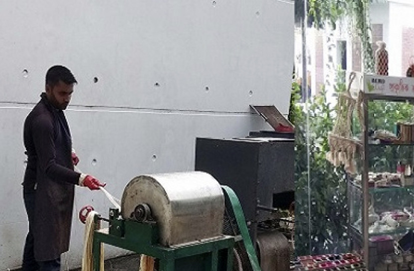 আনারস-কলাগাছের সৌখিন পণ্য