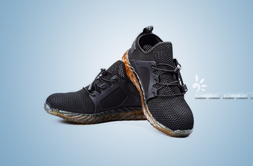 শীতের বাজারে-নানা ডিজাইনের জুতার সমাহার