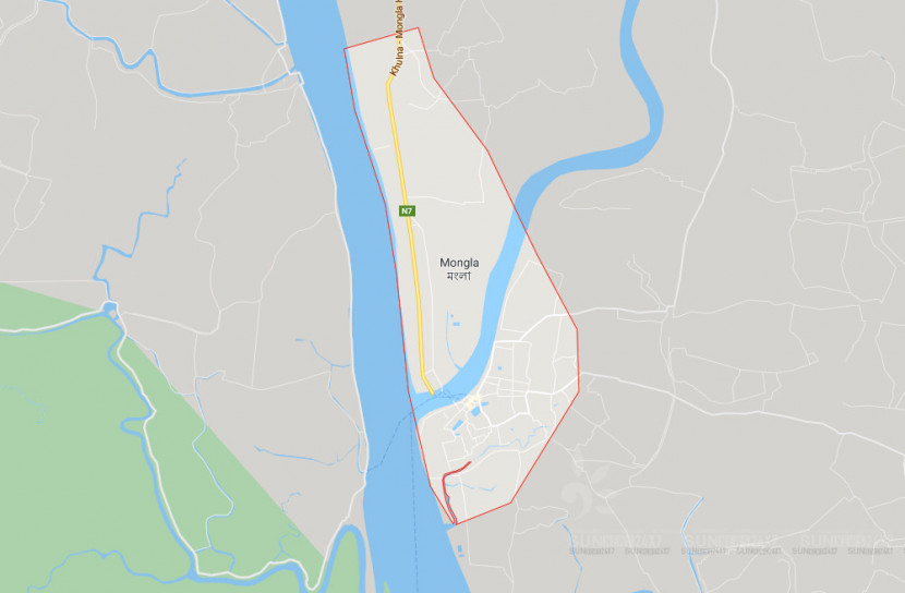 মোংলায় সার বোঝাই লাইটার ডুবি 