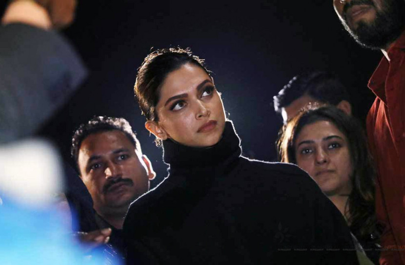 নেহেরু বিশ্ববিদ্যালয়ের শিক্ষার্থীদের সাথে যুক্ত হলেন দীপিকা