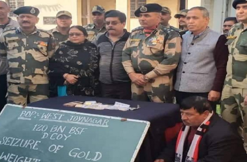 সোনা পাচারকালে ত্রিপুরায় বিএসএফ’র কাছে আটক ১ 