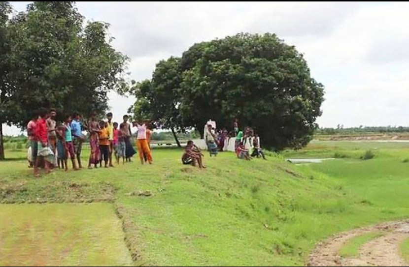 সীমান্তে গুলি করে বাংলাদেশী হত্যা: লাশ নিয়ে গেল বিএসএফ