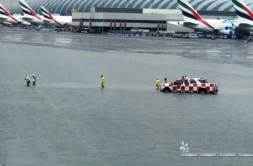 ভারি বর্ষণে তলিয়ে গেছে দুবাই বিমানবন্দর, সব ফ্লাইট স্থগিত