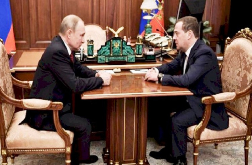 সাংবিধানিক পরিবর্তন আনতে রুশ সরকারের পদত্যাগ