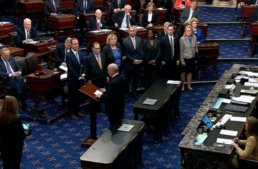 ট্রাম্পের বিচার করতে শপথ নিলেন ১০০ আইন প্রণেতা