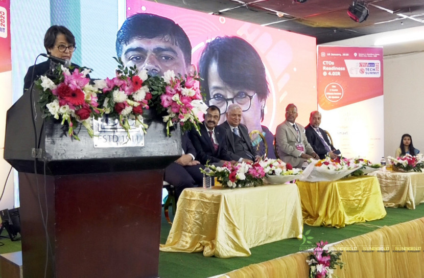 'চতূর্থ শিল্প বিপ্লবের চ্যালেঞ্জ আমাদের সবাইকেই গ্রহণ করতে হবে’।