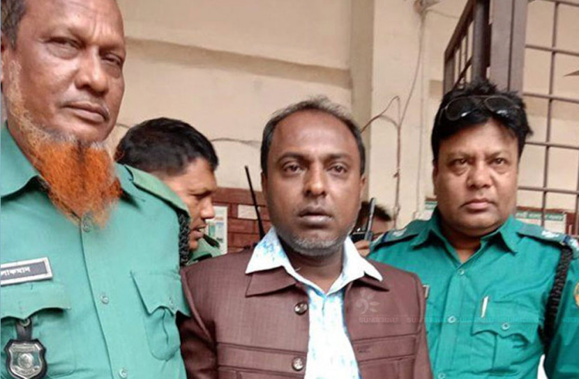 আদালতে সাংবাদিকের ওপর হামলা