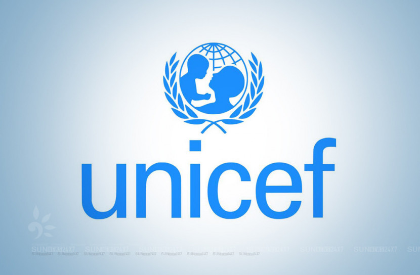 প্রতি তিনজন কিশোরীর একজন স্কুলে যায় না!