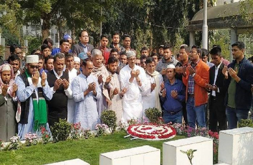 আনিসুল হকের কবরে তাবিথ-ইশরাক