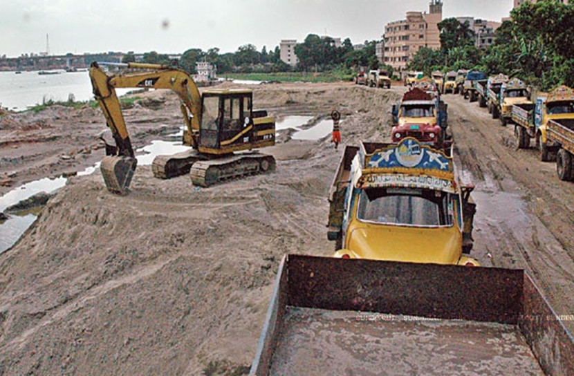 পেশিশক্তির কাছে অসহায় সরকারের সংস্থাগুলো!