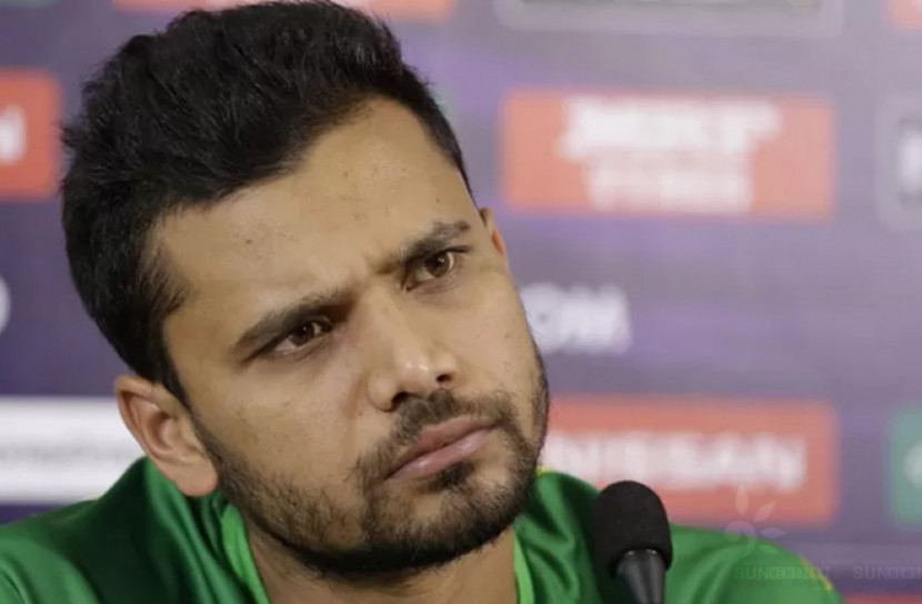 বিসিবির নতুন চুক্তিতে থাকছেন না মাশরাফি