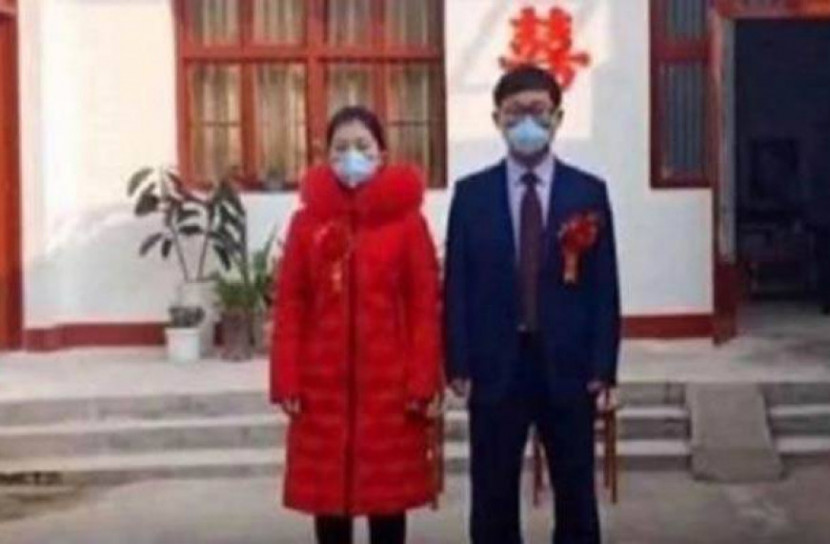 বিয়ের পিঁড়িতে বসেই করোনা রোগীদের সেবা দিতে ছুটলেন চিকিৎসক