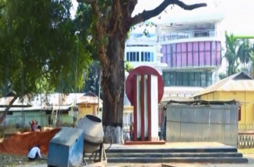 শহীদ মিনার এবং একজন নেতার প্রাসাদ