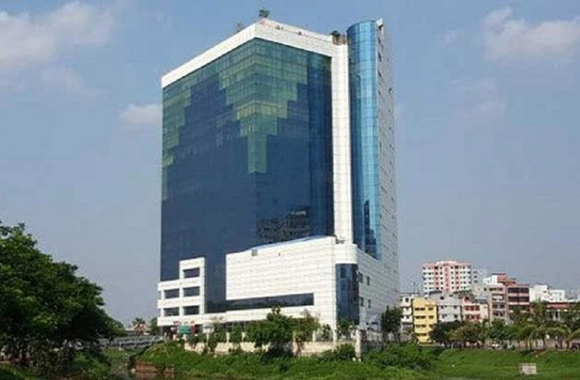 আলোচিত বিজিএমইএ ভবন ভাঙা শুরু