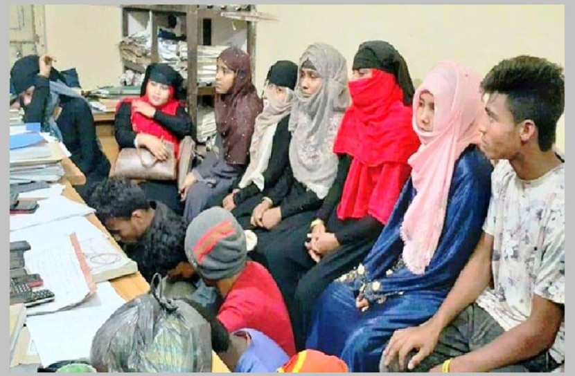 পাচারকালে মহেশখালীতে ১৬ রোহিঙ্গা নারী-পুরুষ উদ্ধার