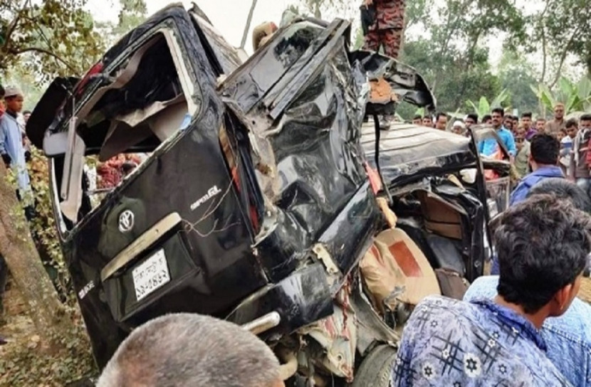 থামছে না সড়কে প্রাণহানি, আজও প্রাণ  গেল ১৪ জনের