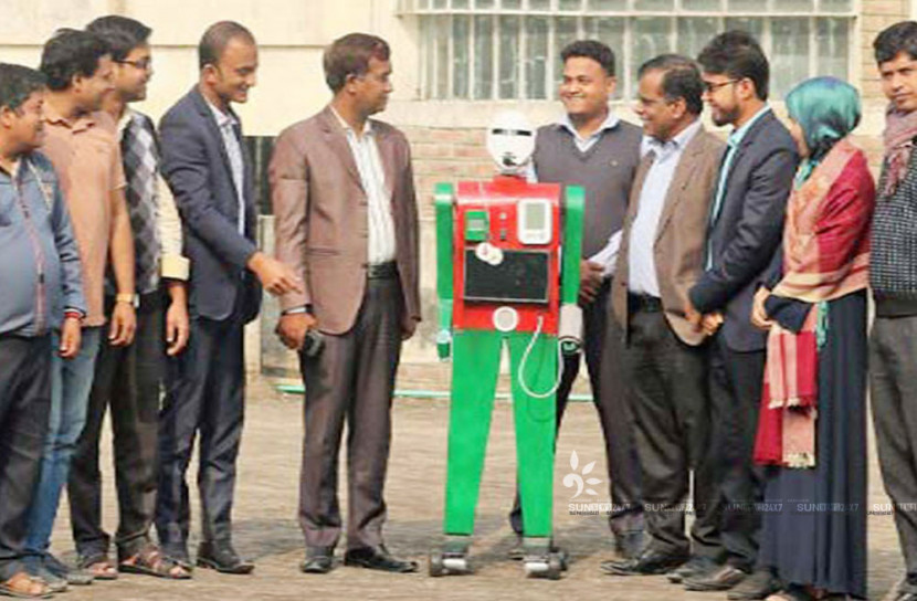 করোনায় আক্রান্তদের চিকিৎসায় বাংলাদেশি শিক্ষার্থীদের রোবট!