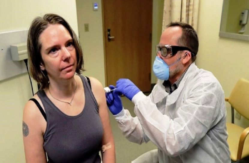 পরীক্ষামূলকভাবে প্রথম ব্যক্তিকে দেয়া হলো করোনার ভ্যাকসিন