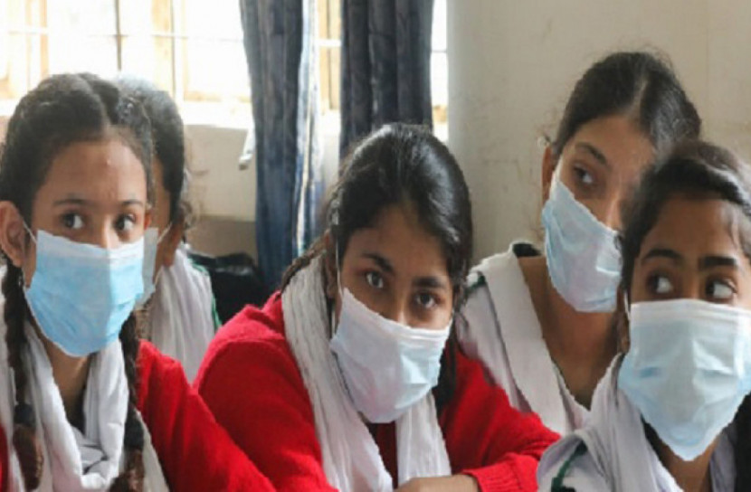 করোনায় স্কুল বন্ধে ক্লাস হবে টিভিতে