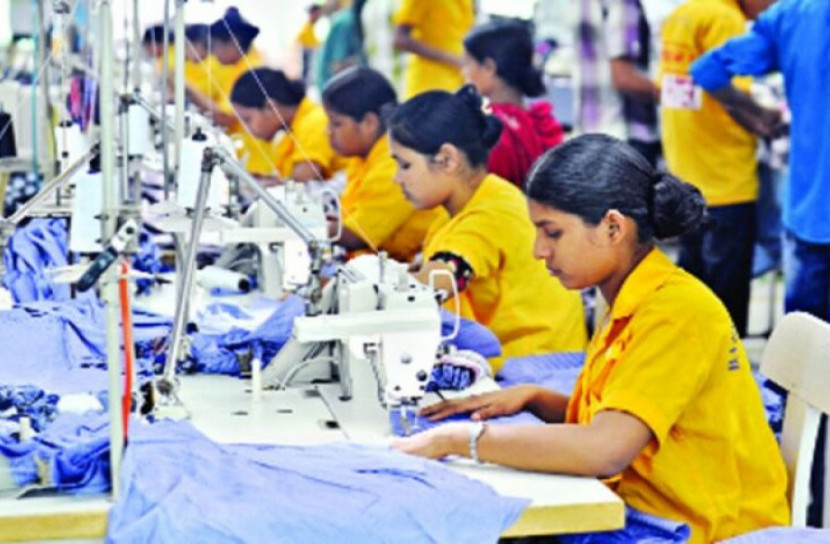 পোশাক কারখানায় ছুটি ঘোষণা