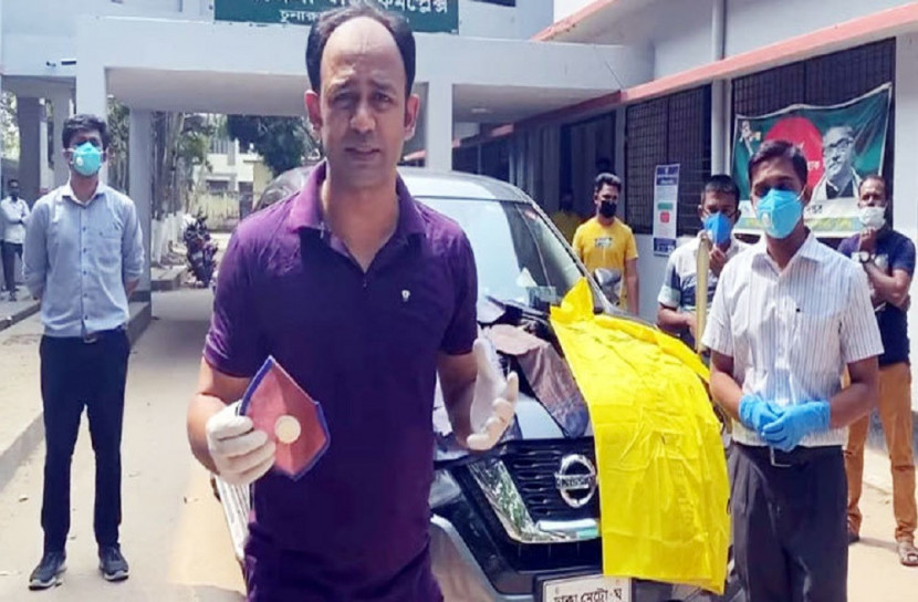 নিজের গাড়ি দিলেন ব্যারিস্টার সুমন