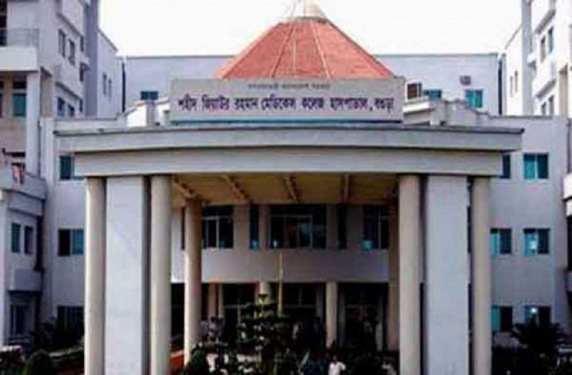 করোনা ভেবে ট্রাক থেকে নামিয়ে দিল রাস্তায়