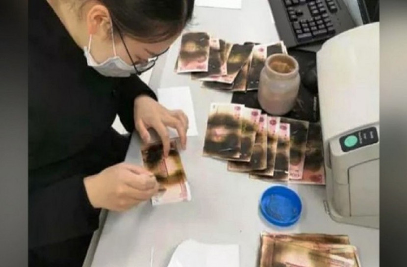 করোনায় টাকা পুড়ে ছাই!