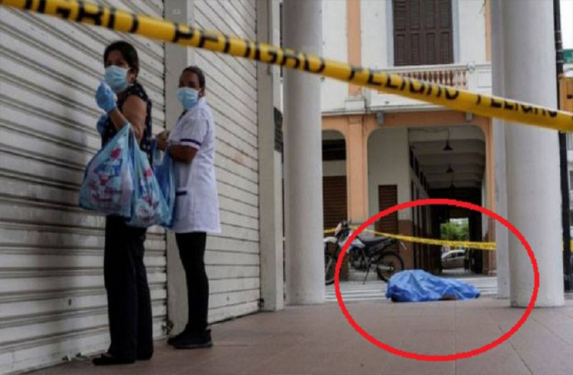 শহরের রাস্তায় পড়ে আছে লাশ!