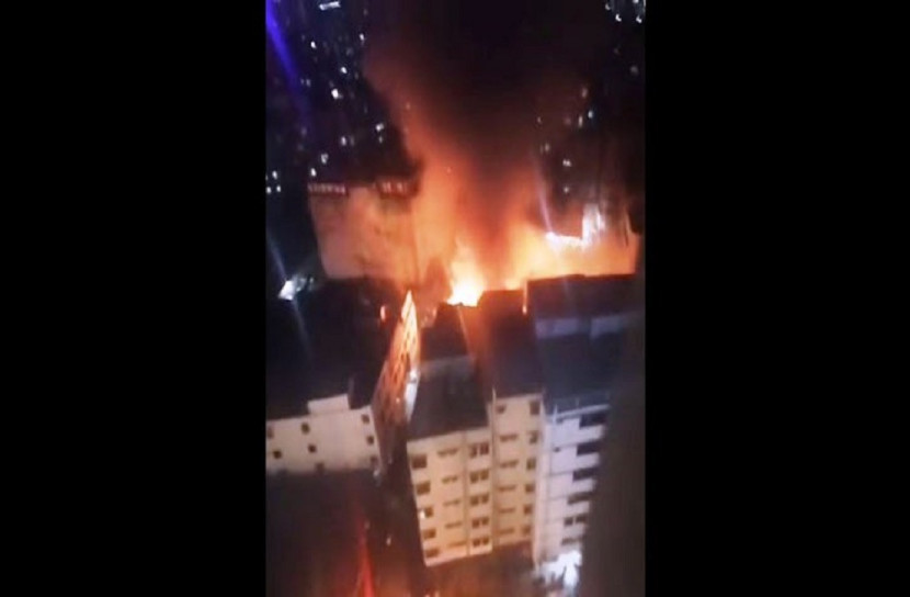 কারওয়ান বাজার কলার আড়তে আগুন