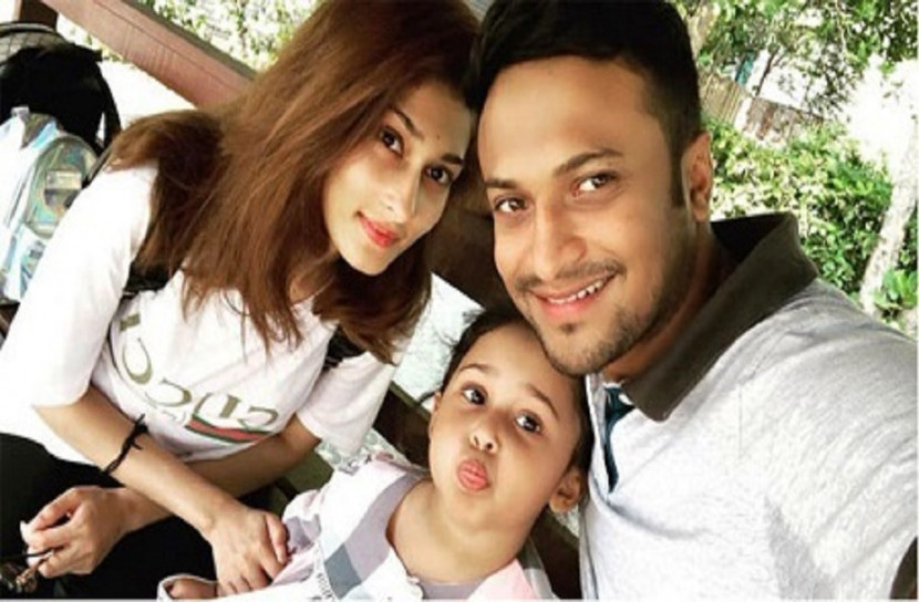 অবশেষে সাকিব ফিরলেন পরিবারের কাছে