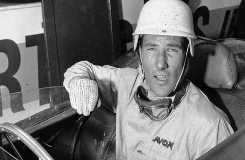 স্টার্লিং মোস, এক কিংবদন্তি মোটর রেসারের প্রস্থান 