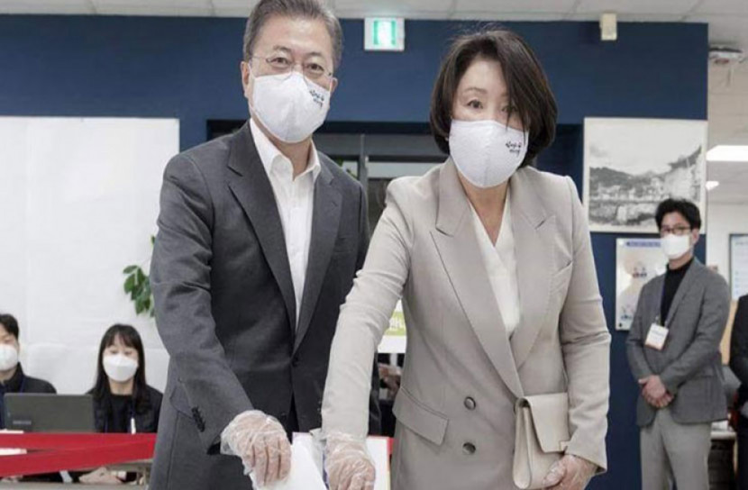 করোনায় দ. কোরিয়ায় চলছে জাতীয় নির্বাচন