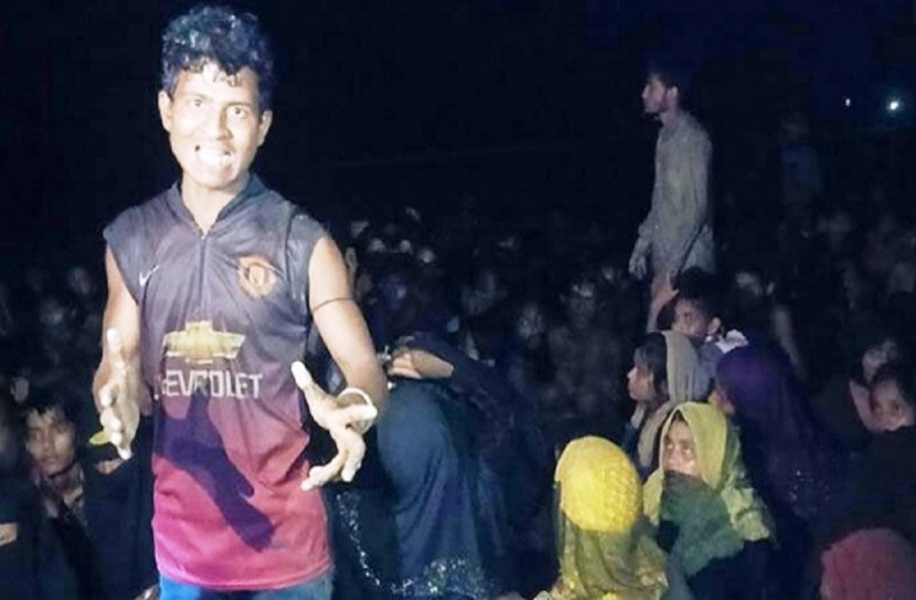 দু্ইমাস সাগরে ভেসে টেকনাফে ফিরলেন তিন শতাধিক রোহিঙ্গা