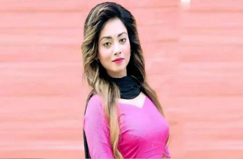 সতর্ক করতে গিয়ে অসতর্ক নায়িকা, গুনলেন জরিমানা