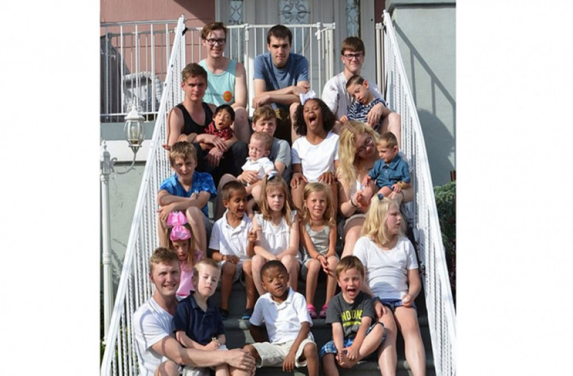 ১৭ সন্তানকে করোনায় সংক্রমিত করলেন মা!