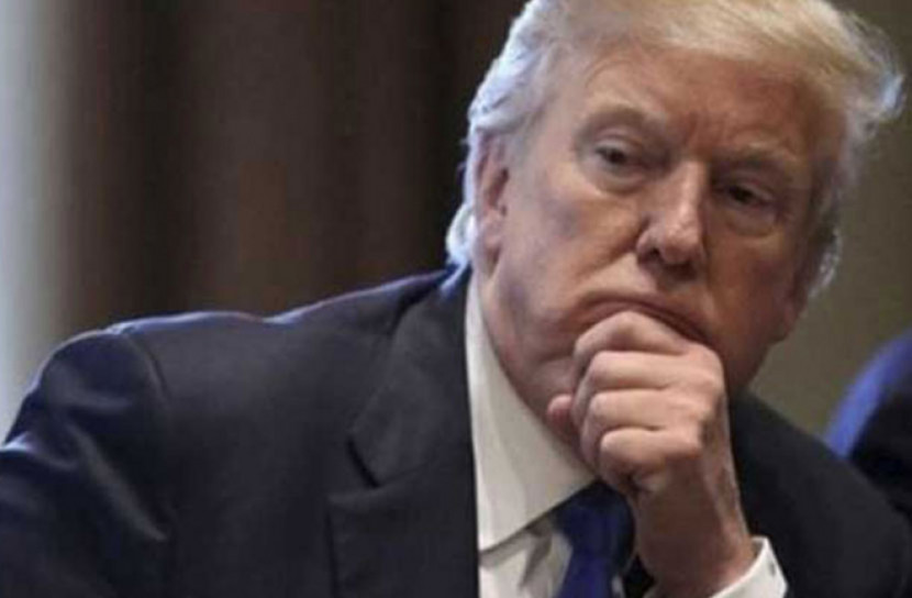 অভিবাসন সাময়িক স্থগিত করতে যাচ্ছে ট্রাম্প