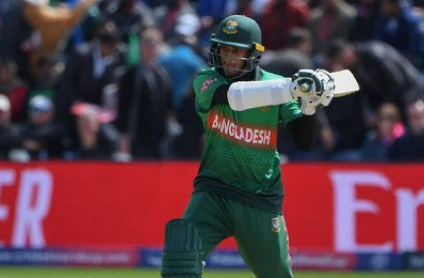 ২০ লাখে বিক্রি হলো সাকিবের ইতিহাস গড়া সেই ব্যাট