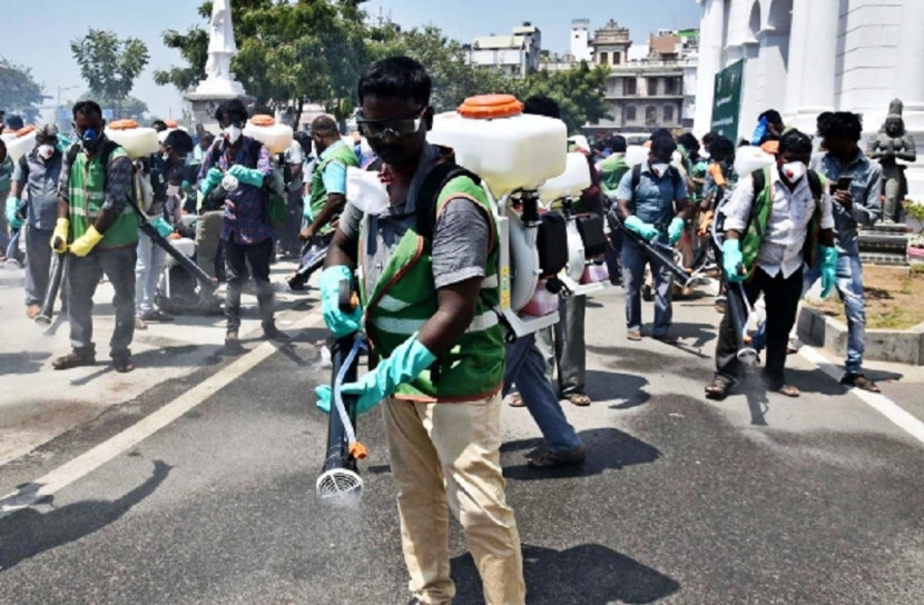 প্রকাশ্যে থুতু ফেলায় কলকাতায় গ্রেফতার ৩৬