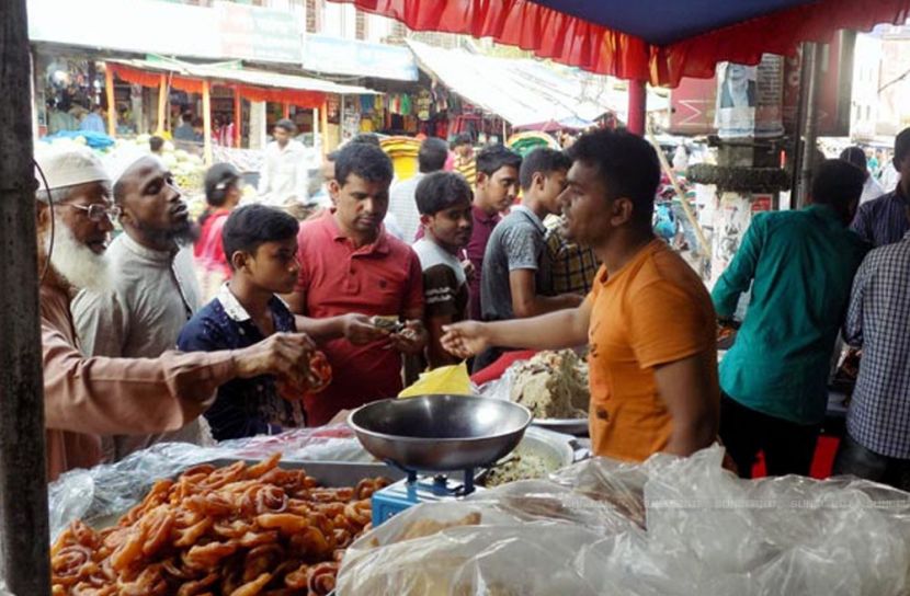 মঙ্গলবার থেকে ইফতার বিক্রি করতে পারবে রেস্তোরাঁগুলো