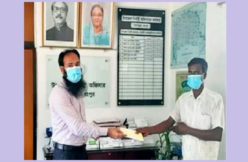 ১৫ বছরের সঞ্চয় ত্রাণ তহবিলে দান