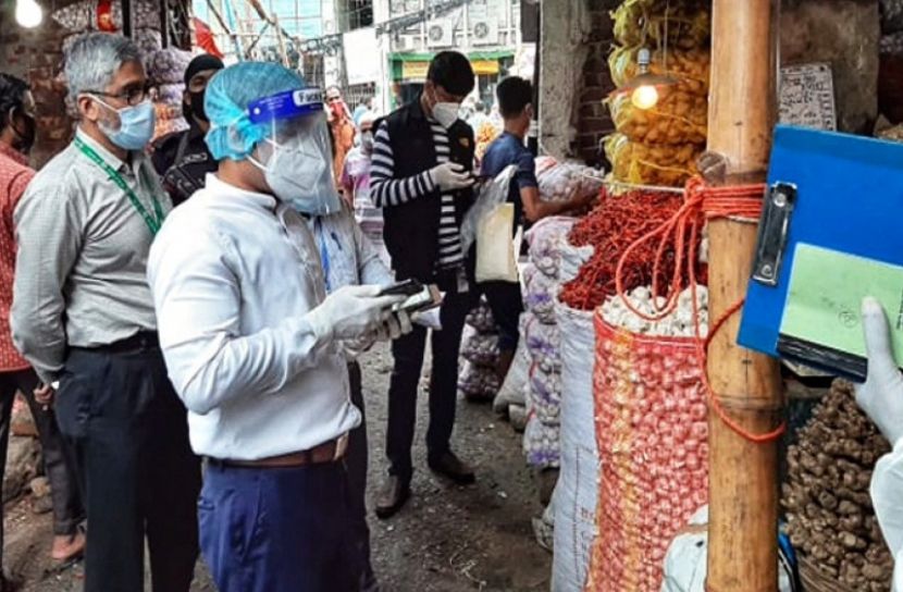 পণ্য বিক্রিতে অনিয়মে ১১ প্রতিষ্ঠানকে জরিমানা