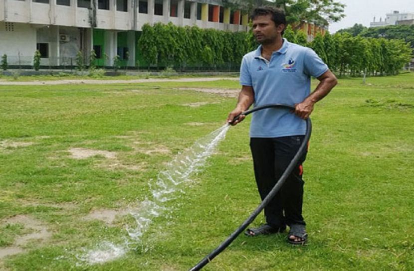 মাঠের মানুষ পাইলট মাঠেই আছেন 