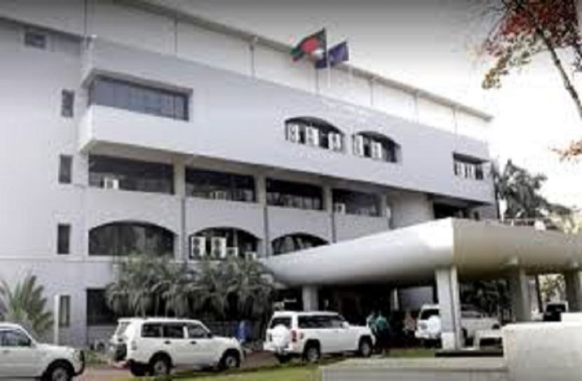 যে কারণে বেশি সংখ্যায় পুলিশ আক্রান্ত