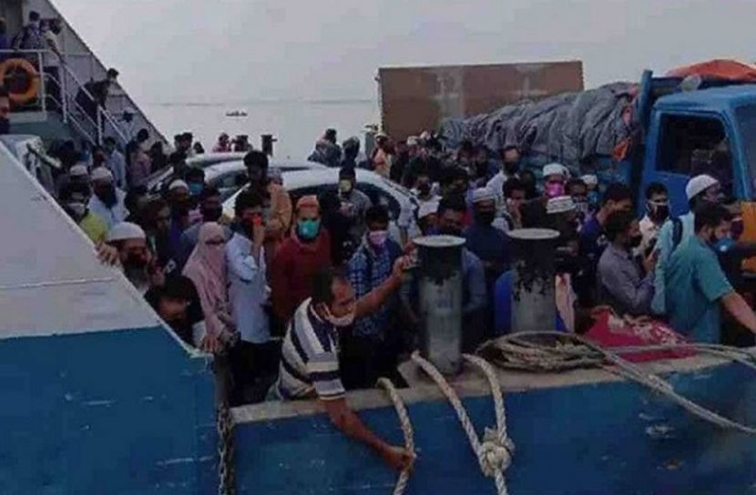 ঢাকার প্রবেশ পথে মানুষের চাপ বাড়ছে