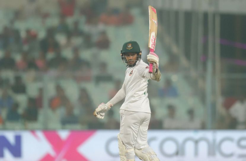 মুশফিকের ব্যাটের নিলাম শুরু