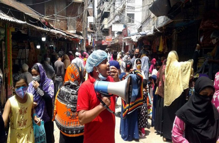 ভিড় সামাল দিতে না পারায় মার্কেট বন্ধের ঘোষণা