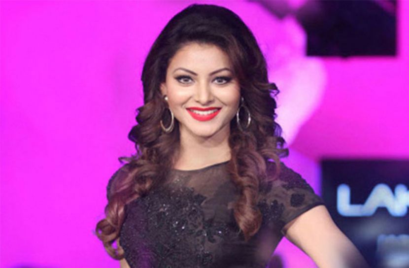 করোনা মোকাবেলায় ৫ কোটি রুপি দিলেন উর্বশী