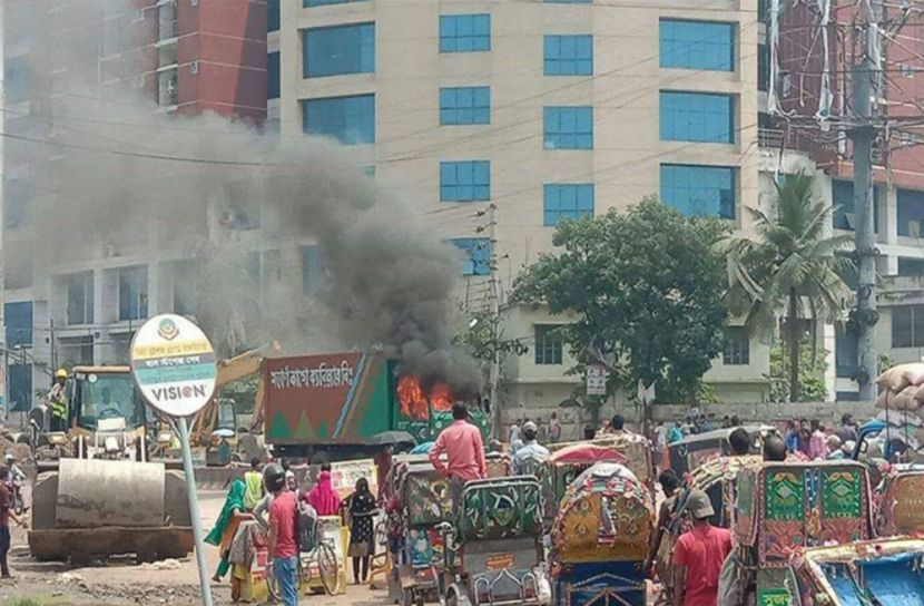 একাধিক গার্মেন্টসে শ্রমিক বিক্ষোভ